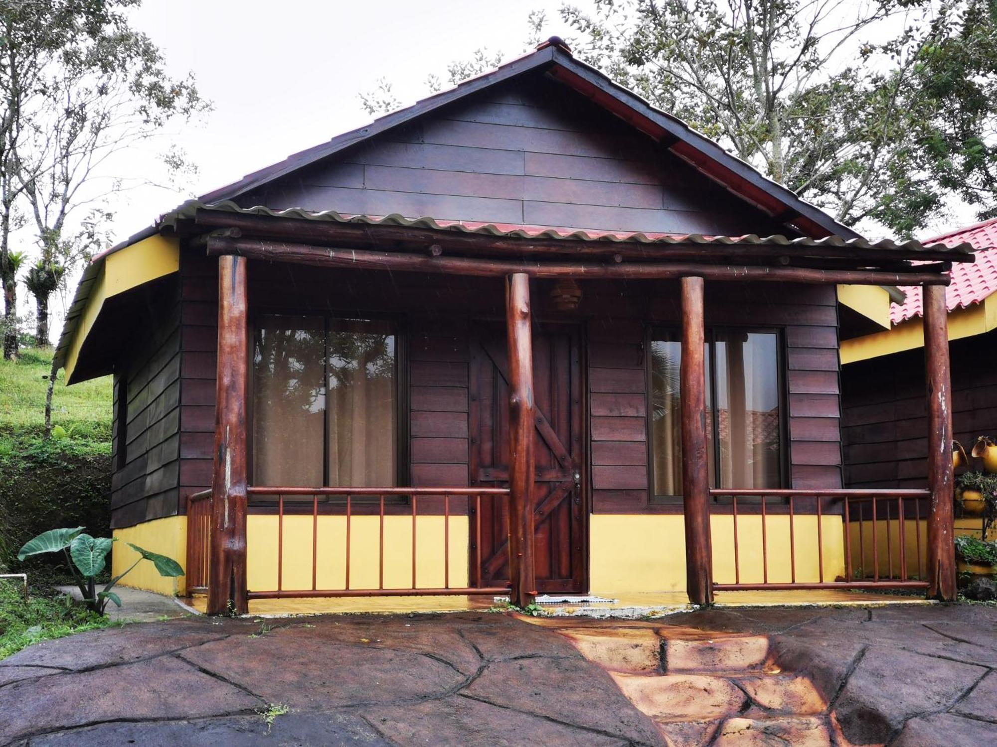 Las Cabanas Lodge *