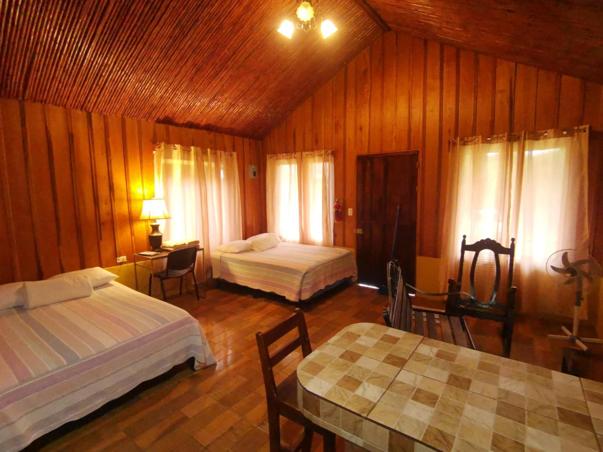 Las Cabanas Lodge
