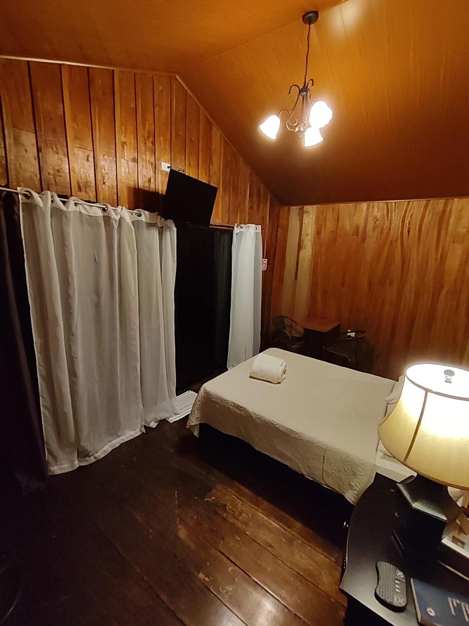 Las Cabanas Lodge *